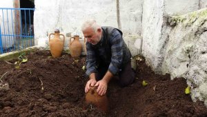 Bazen testi içinde 5 yıl boyunca toprak altında bekletiliyor, kilosu 500 lira