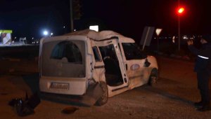 Ereğli'de tır ile hafif ticari araç çarpıştı: 1 yaralı