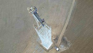 Tam 80 metre yükseklikte ekmek mücadelesi