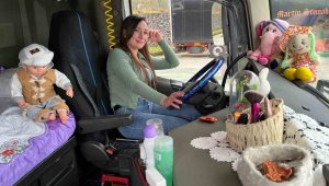 Torpidoya dantel molada makyaj, tutkularını para kazanarak yapıyor