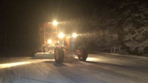 Akseki kara yolunda kar yağışı