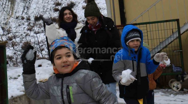 Bu kış geç geldi, kar yağınca yaylaya akın ettiler