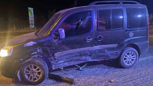 Karapınar'da otomobil ile hafif ticari araç çarpıştı: 5 yaralı