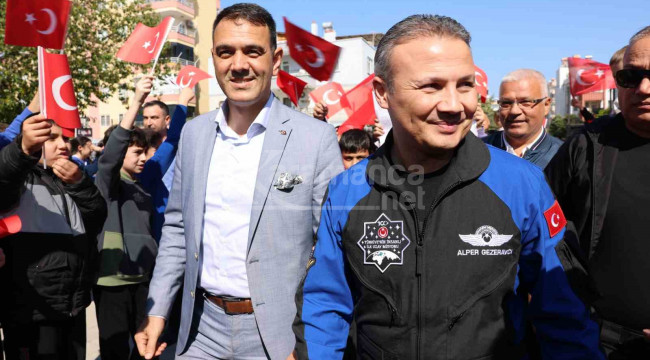 Türkiye'nin ilk astronotu Alper Gezeravcı memleketi Silifke'de