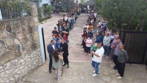 Bayram harçlığı kuyruğu