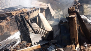 Karaman'daki yangında köy evi küle döndü