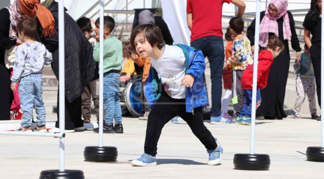 Karaman'da özel öğrencilere spor malzemesi dağıtıldı