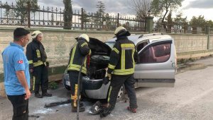 Mezarlık ziyaretine gitti, aracı yandı