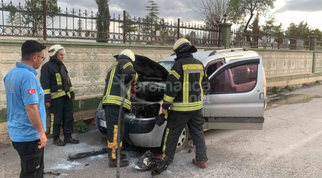 Mezarlık ziyaretine gitti, aracı yandı