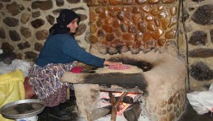 155 yıllık değirmende geleneksel yöntemle tahin yapılıyor