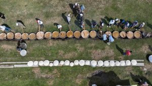 Muhtardan görülmemiş köy hayrı, tam 55 kazan