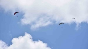 İç Anadolu Türkiye Yamaç Paraşütü Hedef Şampiyonası yapıldı