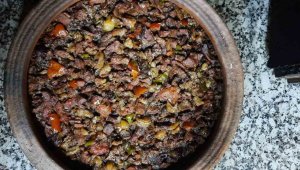 Kilometrelerce uzaktan geliyorlar, odun ateşinde 9 saat pişiriliyor