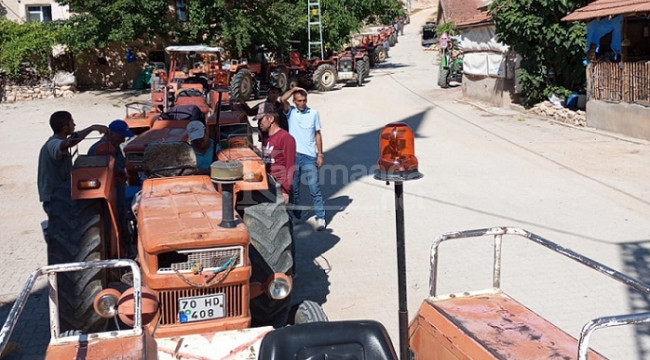 Muhtar haber verdi, köyde uzun araç kuyruğu oluştu