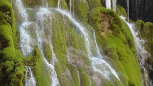 Doğa harikası Yerköprü Şelalesi, ziyaretçilerini ağırlıyor