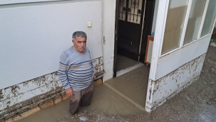 Sağanak sonrası evlerinde mahsur kalan aile kurtarıldı