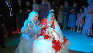 15 yıllık hayali gerçek oldu, gelinlik giyip kına gecesi yapıldı