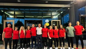 Kampı Karaman'da tamamlayan Kadın Milli Takımı Paris'e gitti