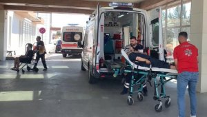 Karaman'da otomobil yoldan çıktı: 4 yaralı