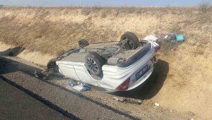 Kulu'da otomobil şarampole devrildi: 3 yaralı