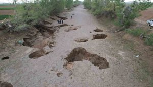 Yeni obruklar oluşuyor, tehlike bölgeye yayılıyor
