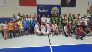 Hastane voleybol takımı şampiyon