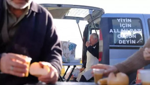 Yıllardır yaz kış demiyor, bedava dağıtıyor