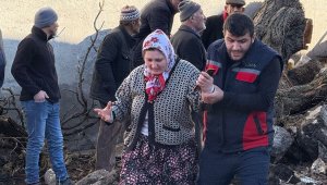 Prizden yangın çıktı; 4 kerpiç ev zarar gördü