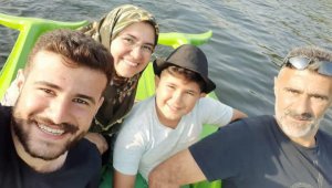 Katlettiği ailesiyle yan yana toprağa verildi