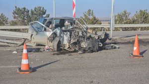 Otomobil, TIR'la çarpışınca Uğur Akça hayatını kaybetti