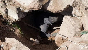 Hazine meraklısı 8 kişiyi iple kuyudan çıkardılar