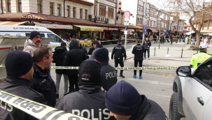 Husumetlisini sokak ortasında silahla ağır yaraladı