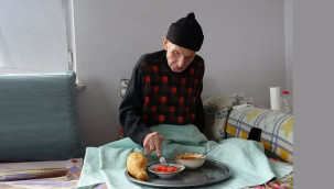 Tam 60 yıldır sevgiyle bakıyor