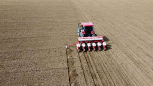 Kurak mevsime kalmak istemeyen üretici ekime erken başladı