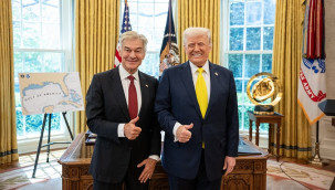 Doktor Mehmet Öz, Beyaz Saray'da yemin ederek görevine başladı