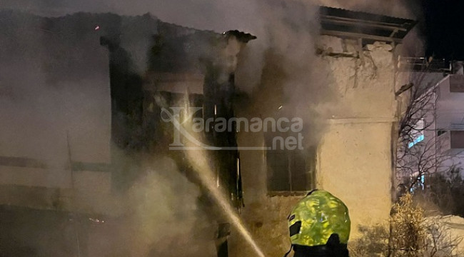 Mut'ta metruk bina kundaklandı