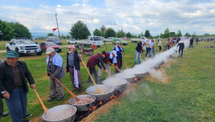47 küçükbaş, 2 büyükbaşın etleriyle oluşturulan 60 kazanlık yemek
