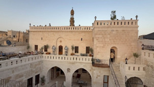 Almanya'dan dönüp, atalarından kalan konağı restore ettirdi