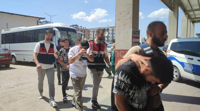 Konya merkezli 4 ilde telefon dolandırıcılığına 34 gözaltı