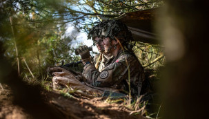 Bu ülkede kadınlara askerlik 'Zorunlu' oldu