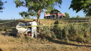 Ilgın'da otomobil, ağaca çarptı: 1 ölü, 2 yaralı