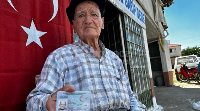 90 yaşındaki 'Garip Dede', yarım asırdır bakkal işletiyor