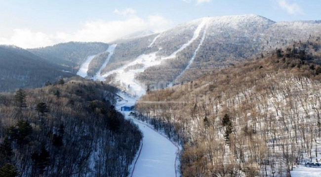 Bu ülkede 10 yıl sonra yağan kar 40 santime ulaştı