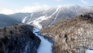Bu ülkede 10 yıl sonra yağan kar 40 santime ulaştı