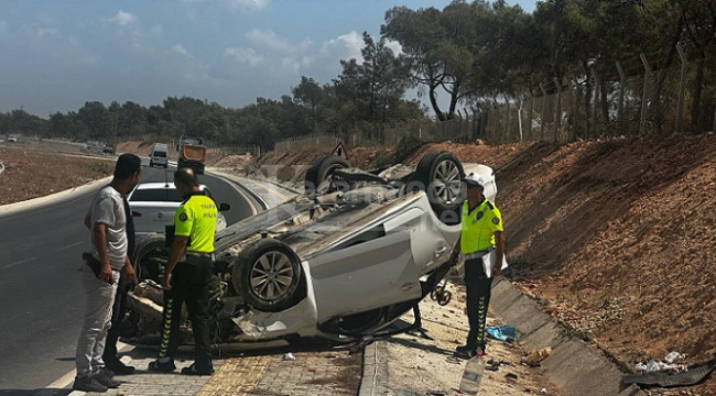 Çalıntı otomobille kaza yaptılar; 4 yaralı