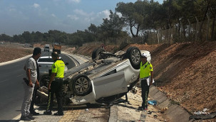 Çalıntı otomobille kaza yaptılar; 4 yaralı