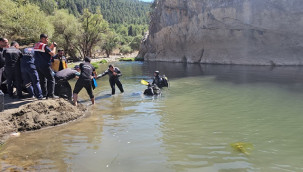Derede çırpınan kardeşini kurtarmak istedi; ikisi de boğuldu
