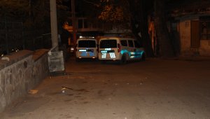 Seyyar satıcılardan zabıtaya bıçaklı saldırı: 2 yaralı, 5 gözaltı