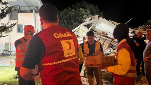 Türk Kızılay'dan, deprem sonrası afetzedelere beslenme desteği