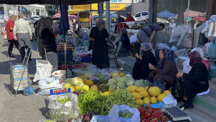 Zeki Müren'in şarkısındaki pazar, asırlardır dualarla açılıyor